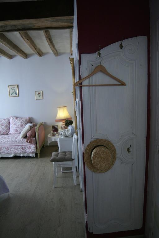 Chambre D'Hotes Du Domaine De La Haute Poignandiere Saint-Germain-de-la-Coudre Номер фото
